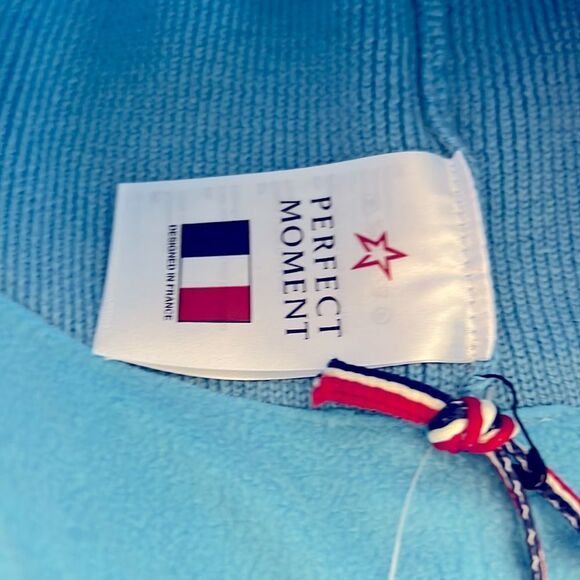 Perfect Moment Patch II Pompom Beanie Hat New - Picture 5 of 5